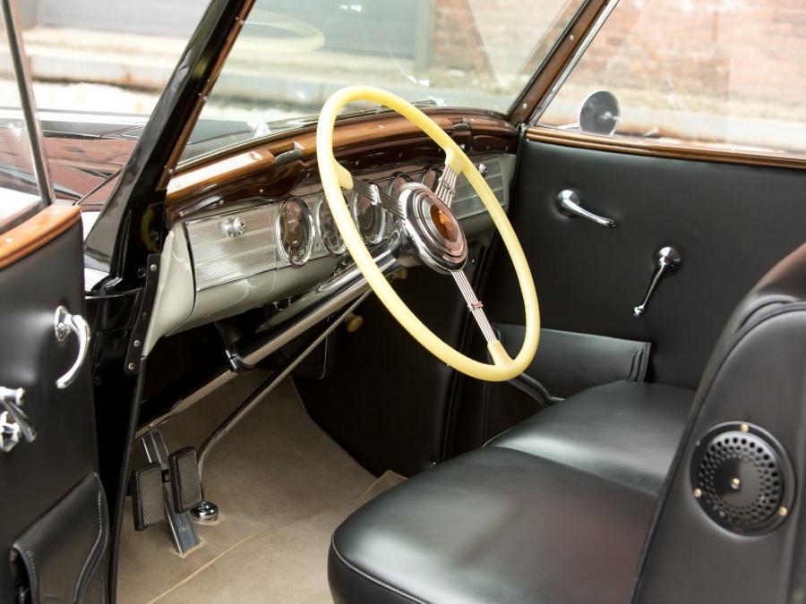  Packard Twelve All-Weather Cabriolet by Rollston 1938 года  (фото 6 из 14)